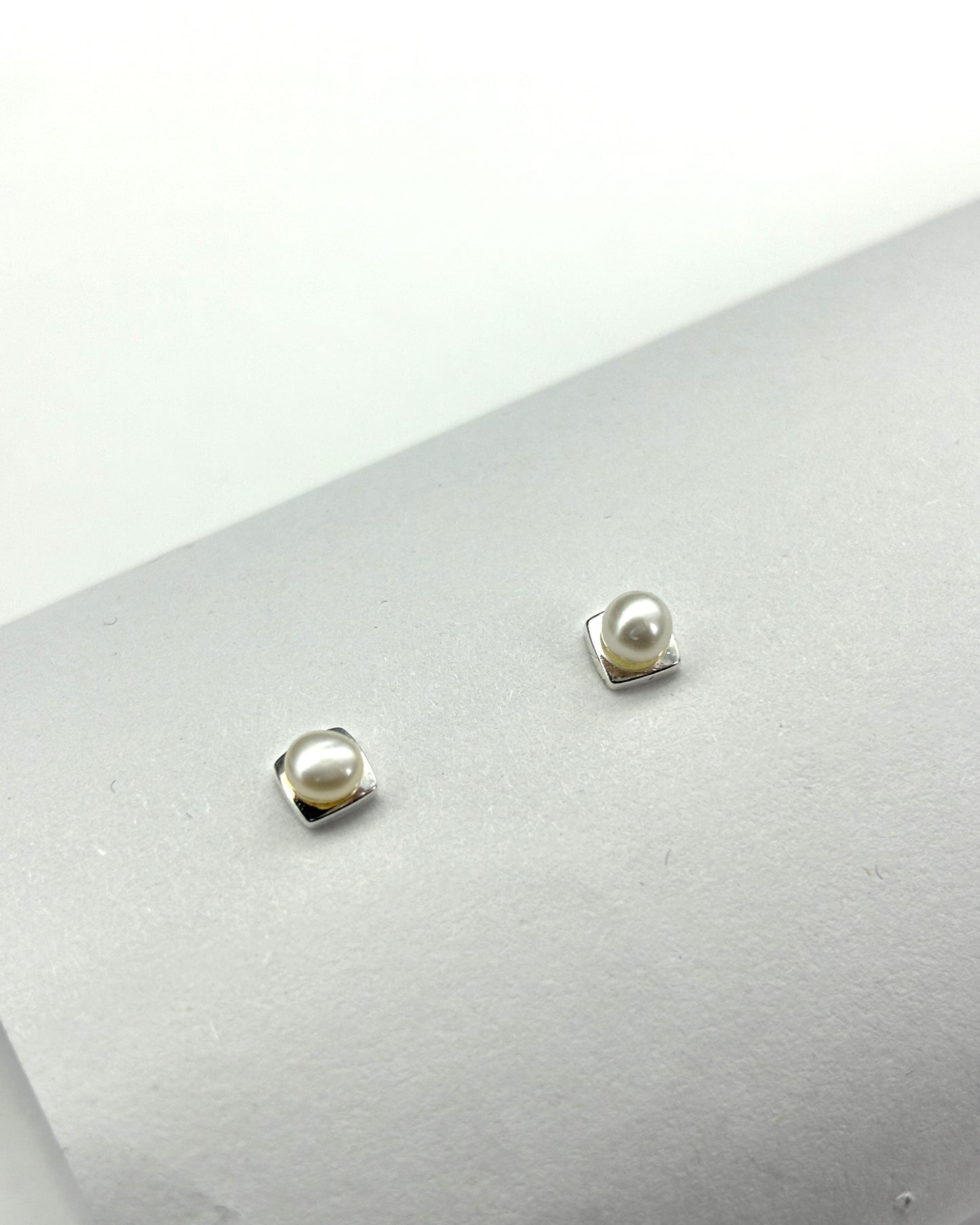 French square freshwater pearl stud earrings