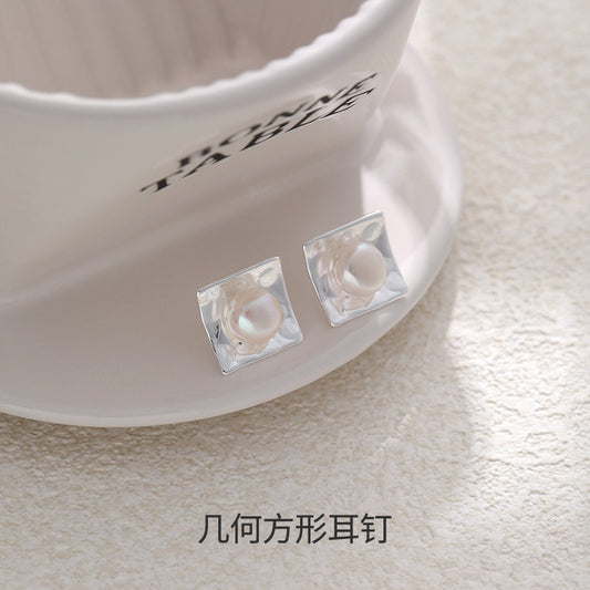 Square design pearl stud earrings