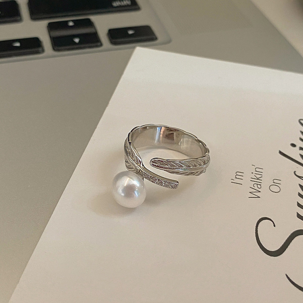 Feather Design Pearl Ring