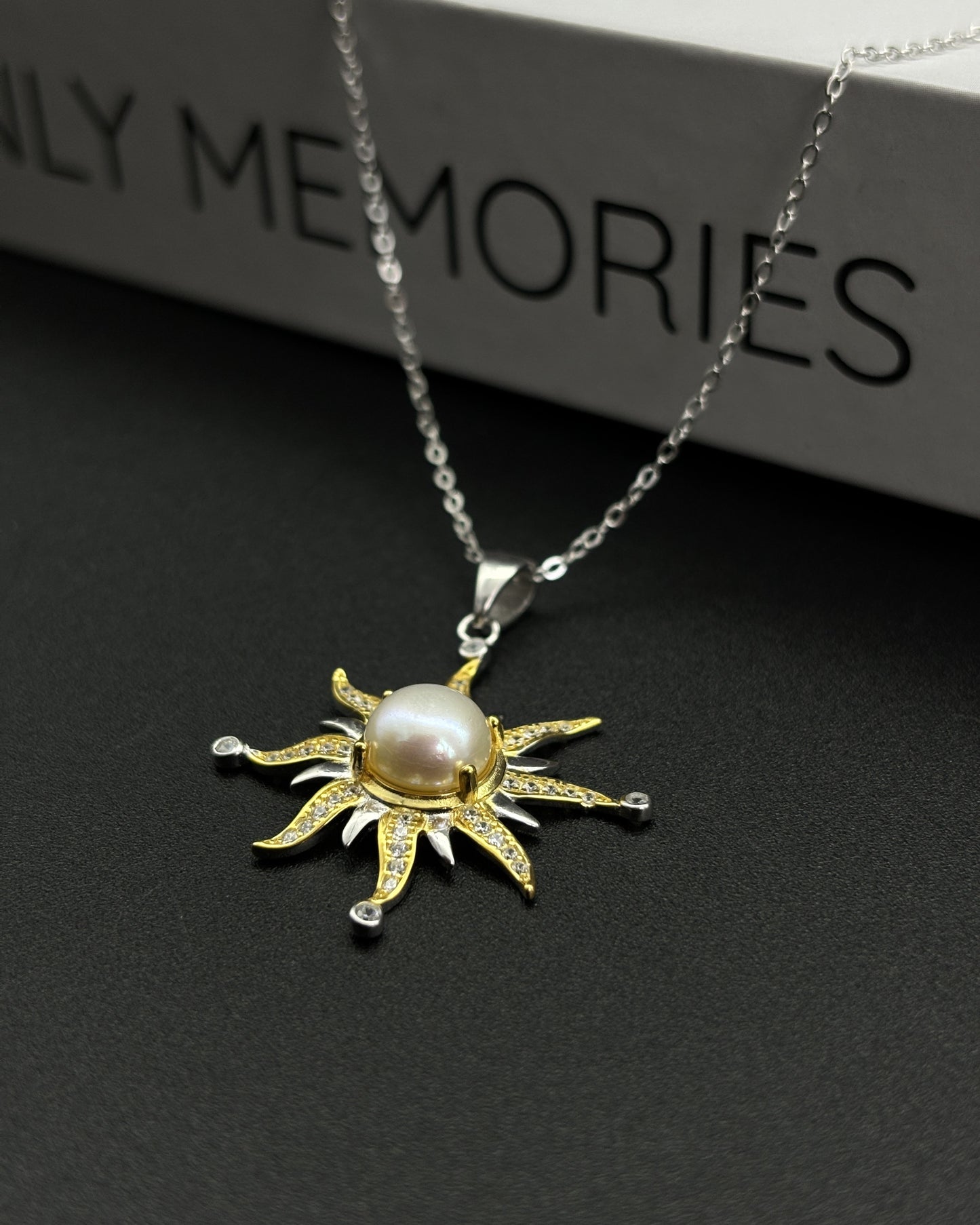Niche Design S925 Sterling Silver Natural Pearl Color Treasure Sunflower Necklace