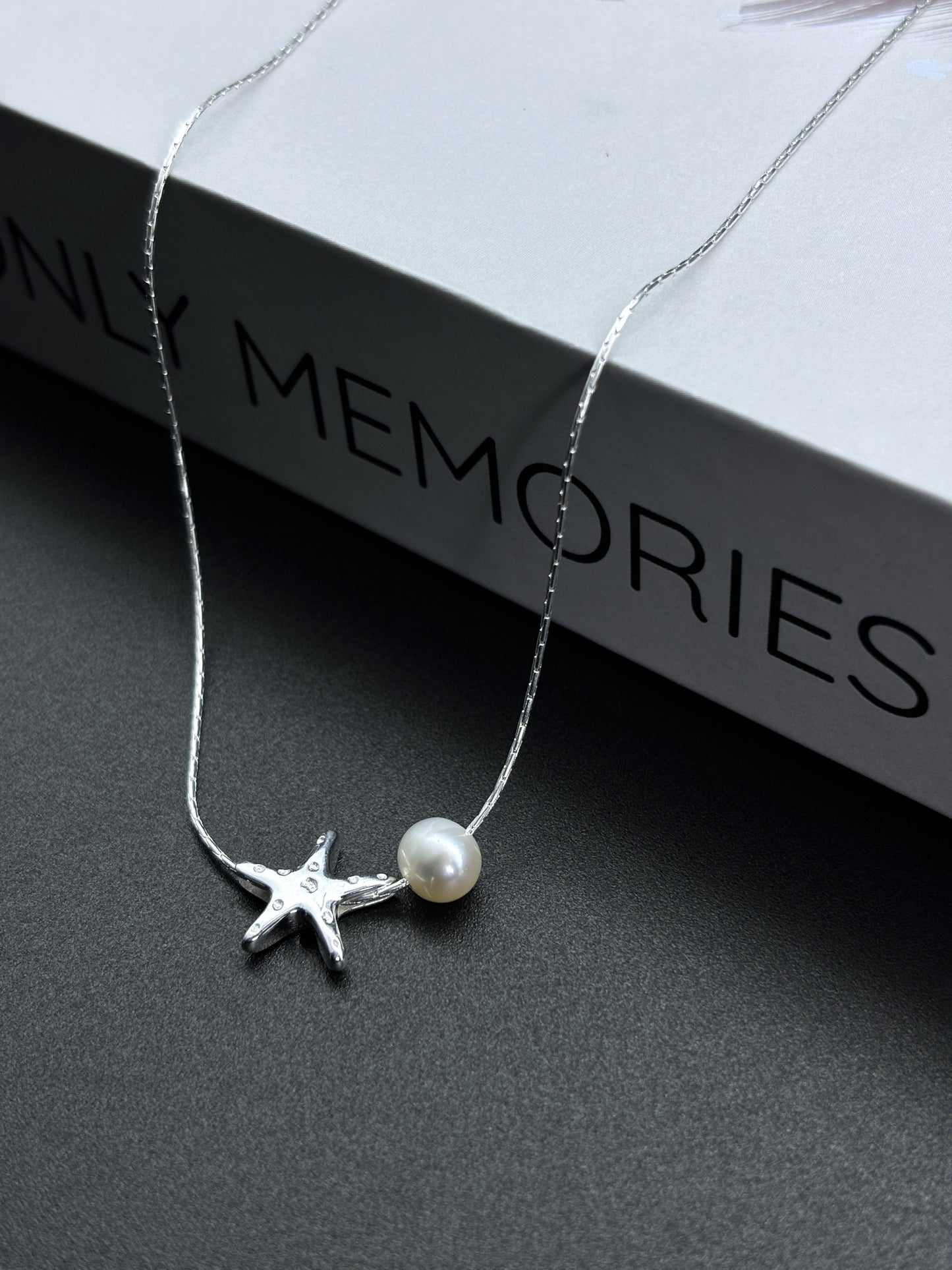 Starfish design pearl necklace
