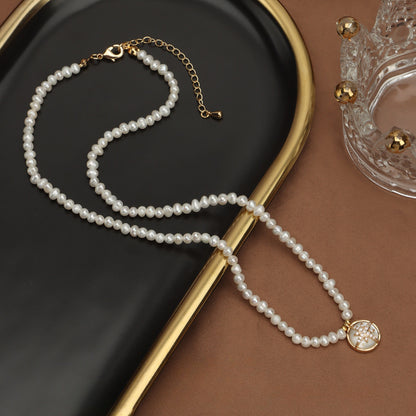 Baroque design pearl necklace