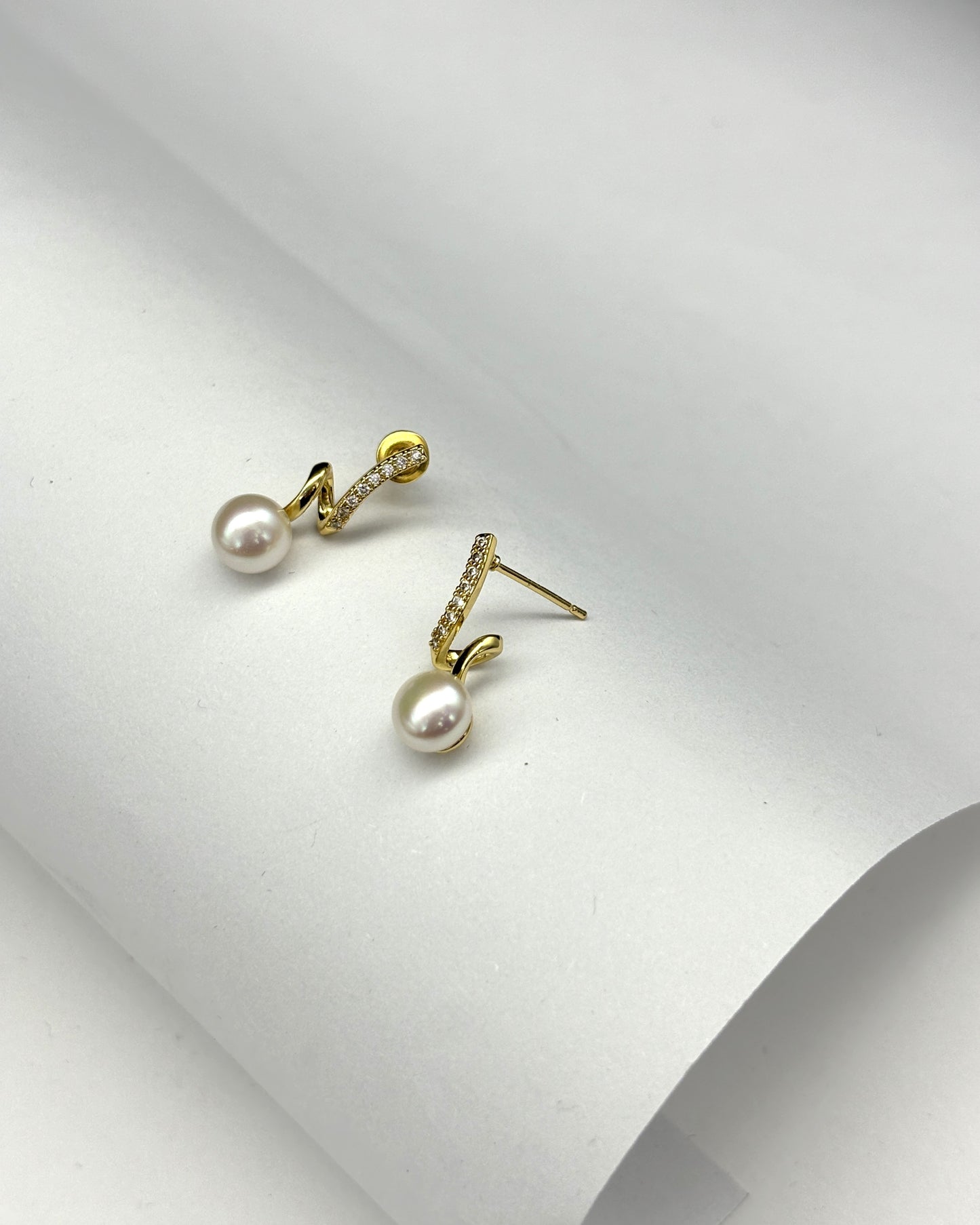 Music note natural pearl stud earrings