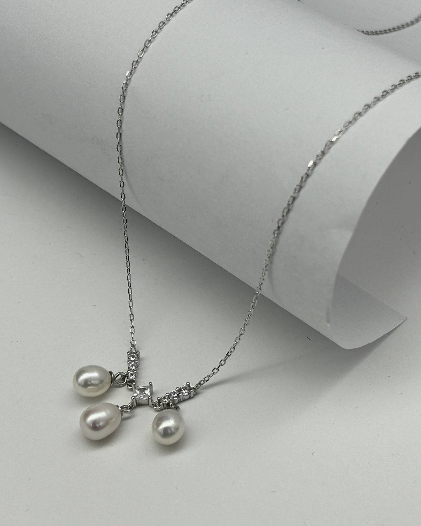 Natural pearl smart fringed pendant