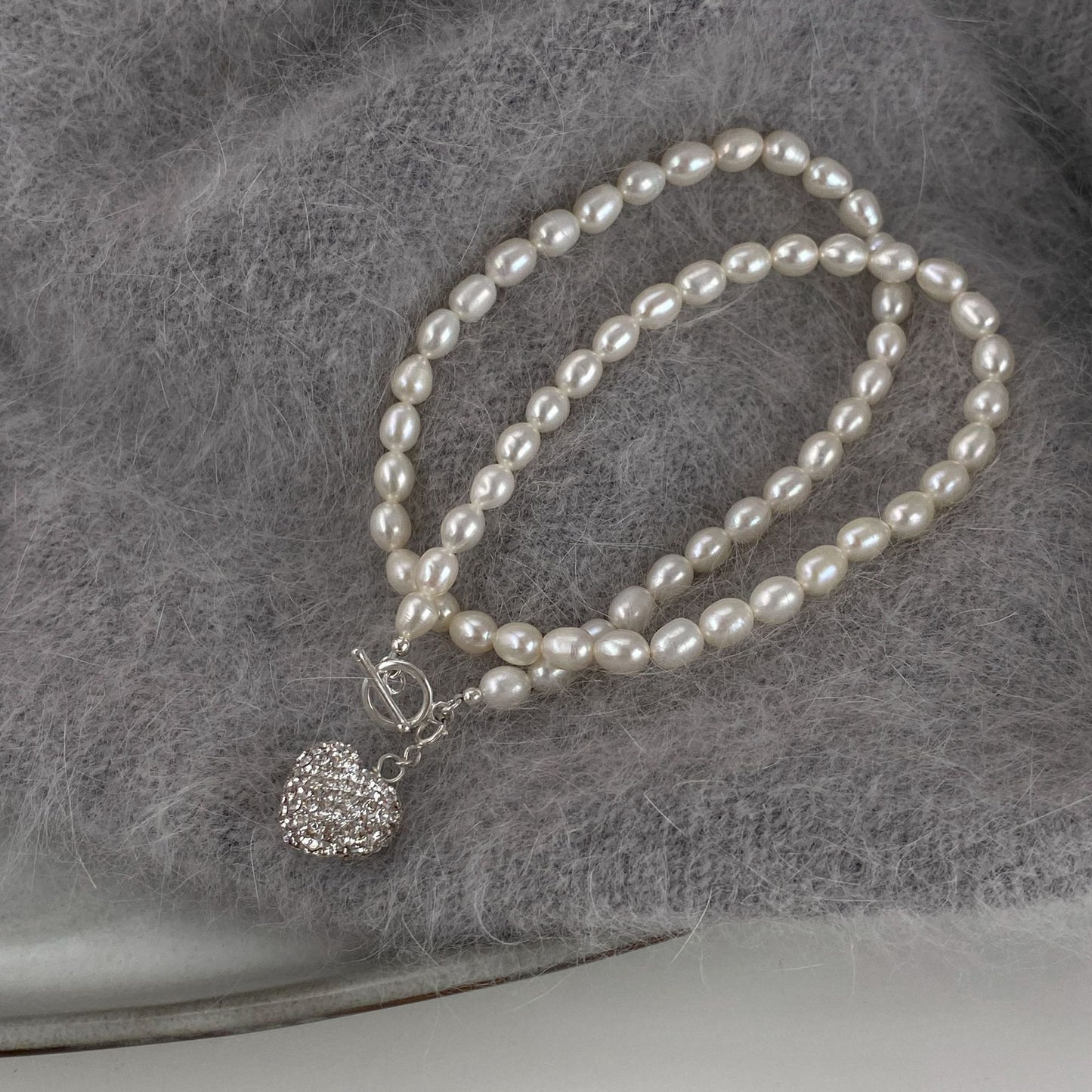Love niche retro collarbone chain pearl necklace