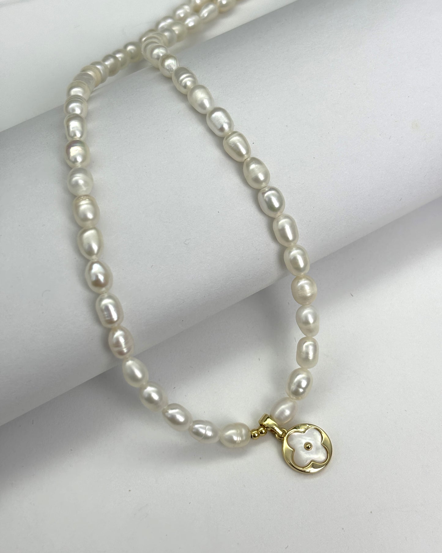 Natural Pearl Clover Light Luxury Fashion Clavicle Chain
