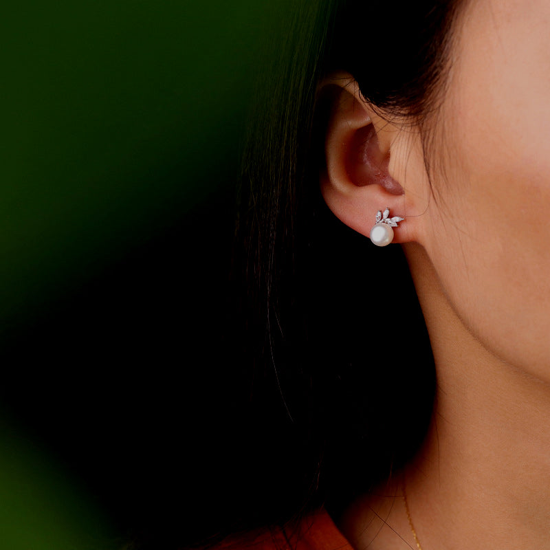 Leaf pearl earrings