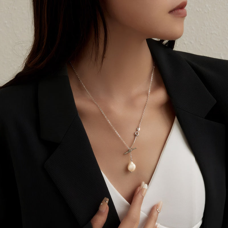 Baroque branch shaped natural pearl collarbone chain