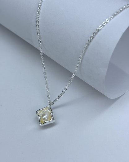 Package Geometric Design Pearl Hoisting