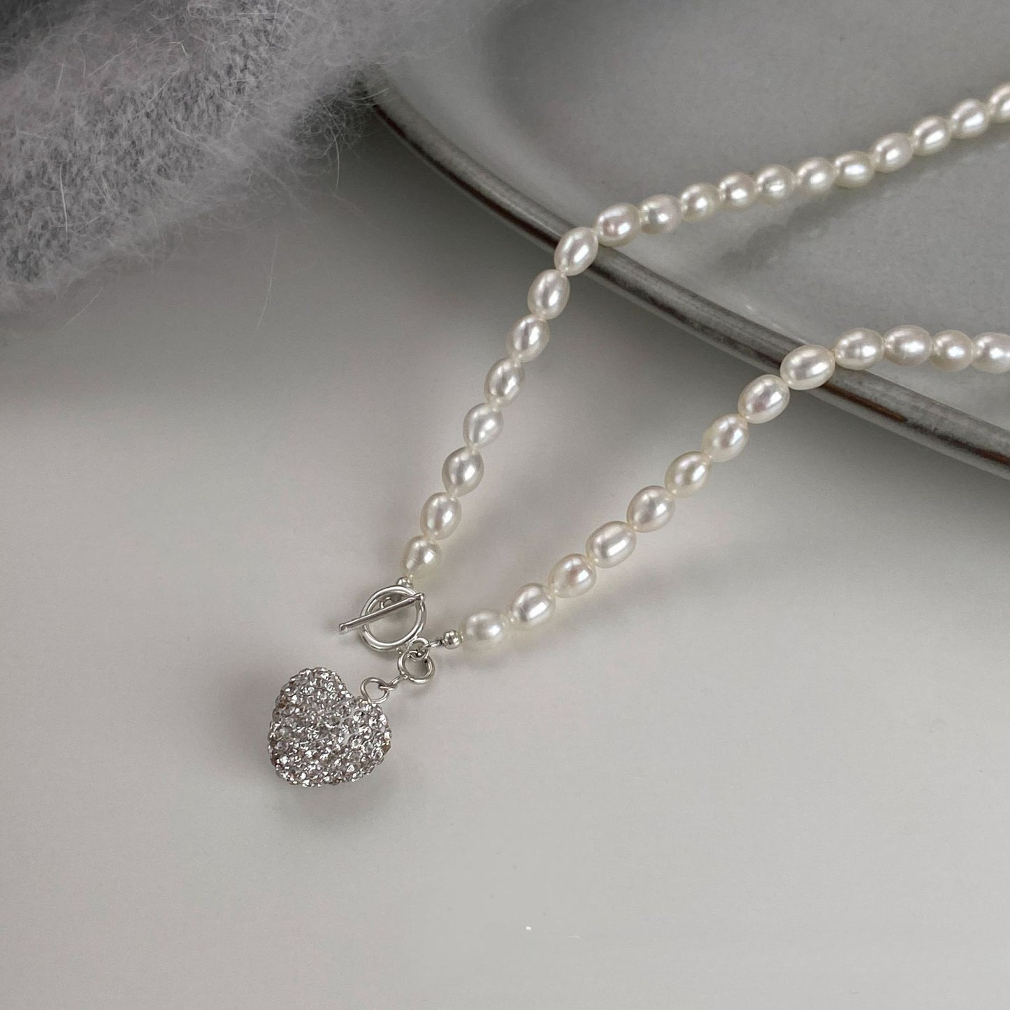Love niche retro collarbone chain pearl necklace