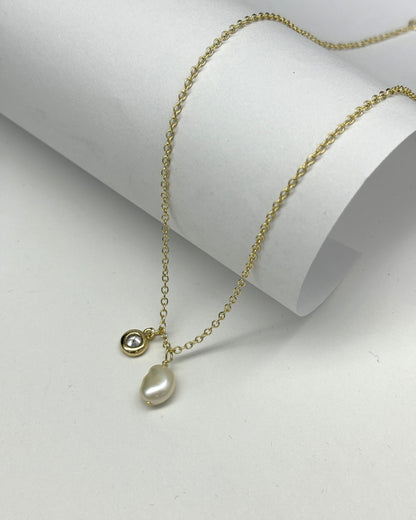 Baroque design pearl pendant