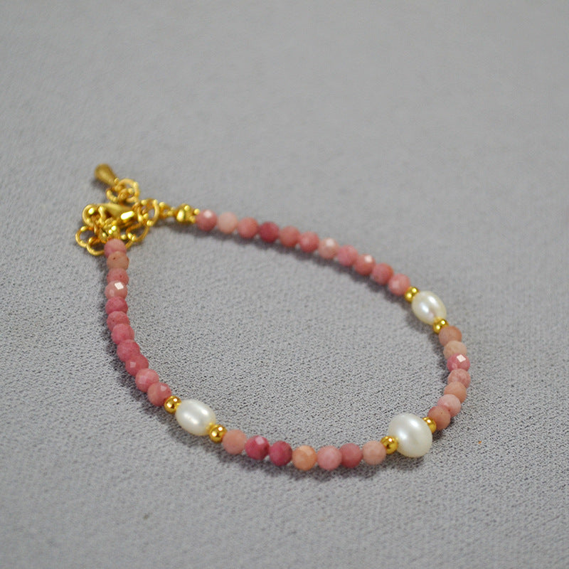 Small pearl sweet design beaded necklace