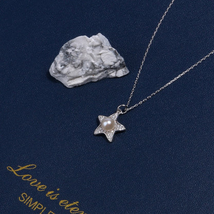 Starfish design pearl necklace