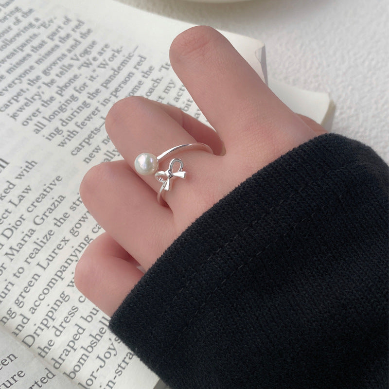 Bow pearl ring