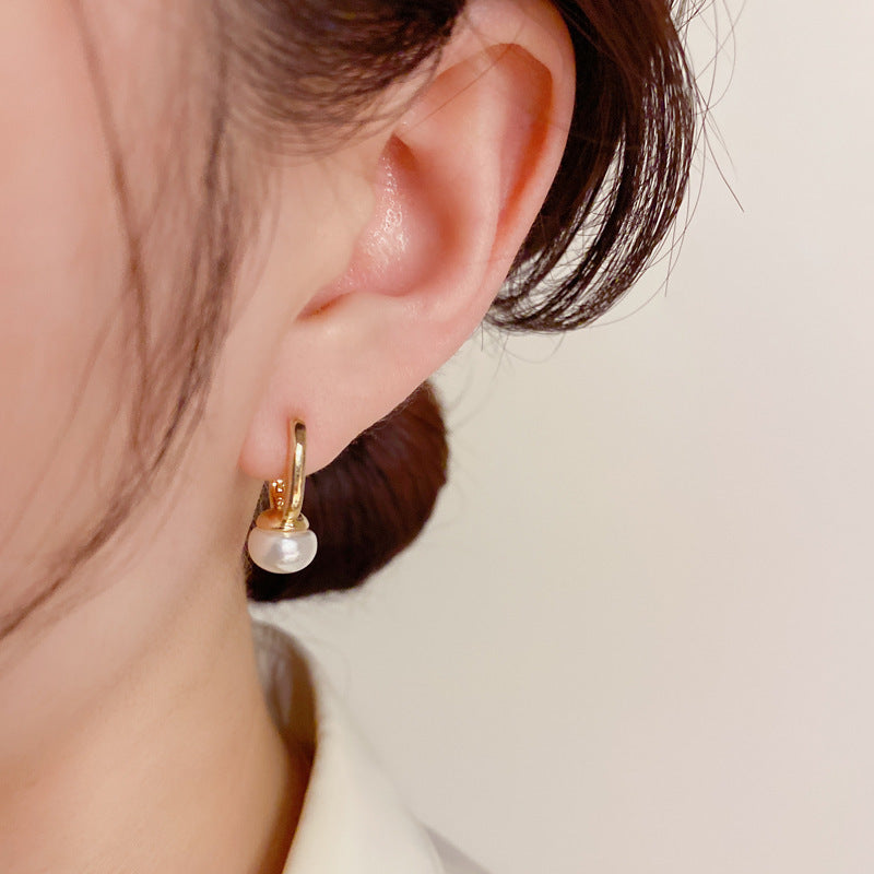 Special-shaped pearl earrings