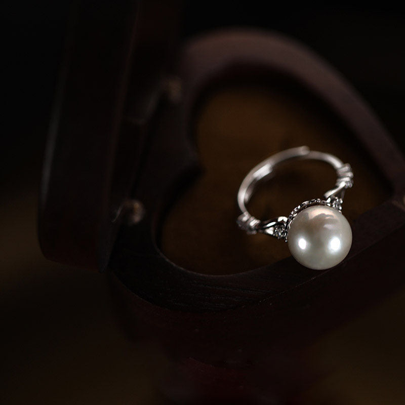 Geometric design pearl ring