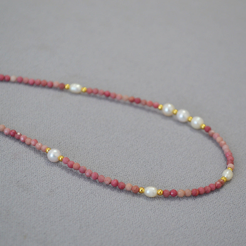 Small pearl sweet design beaded necklace