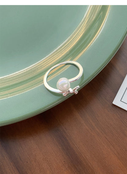 Bow pearl ring