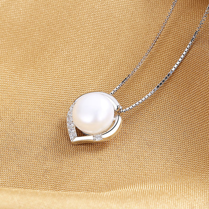 Heart-shaped natural freshwater pearl pendant