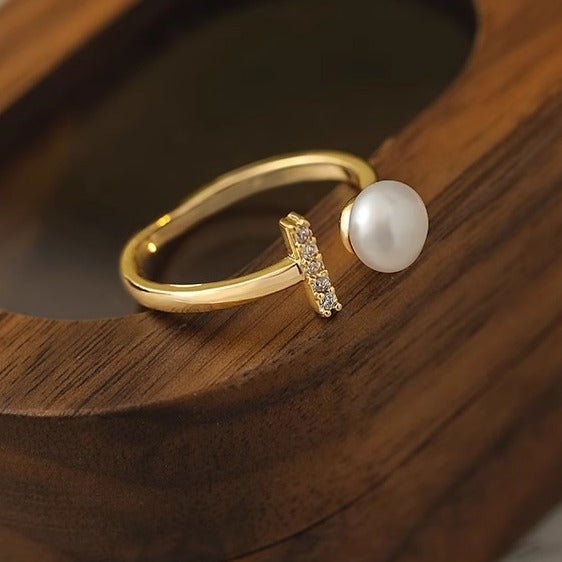 T-shaped design pearl ring