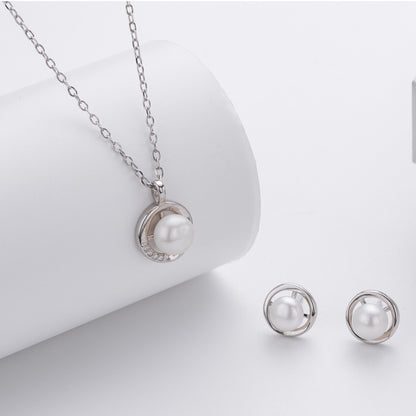 Natural Pearl Fashion Design Silver Necklace