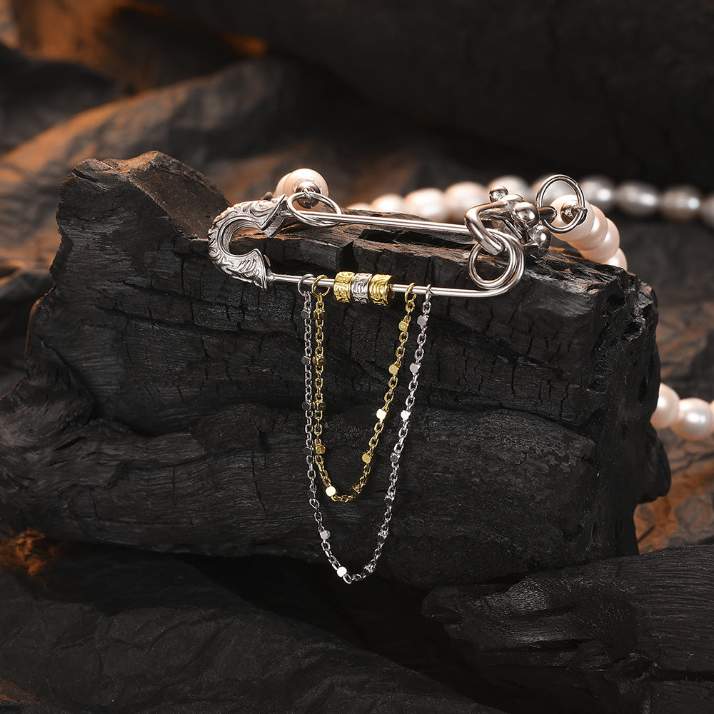 Pattern horseshoe buckle back pin pearl necklace