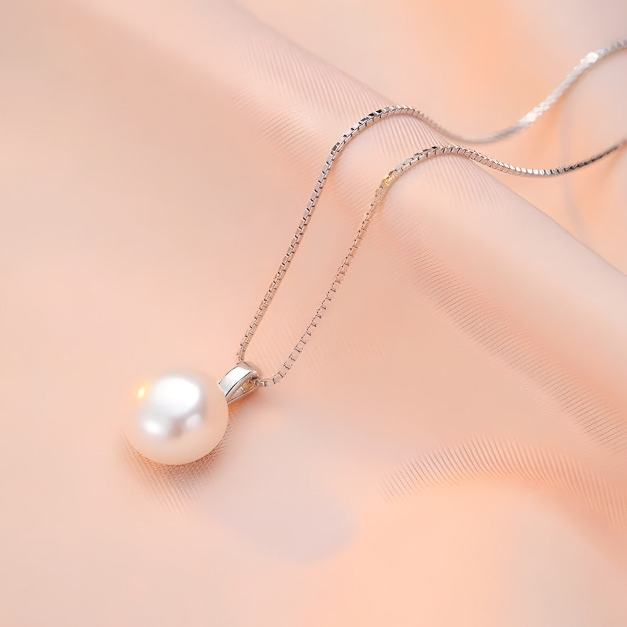 Classic Simple Versatile Pearl Pendant