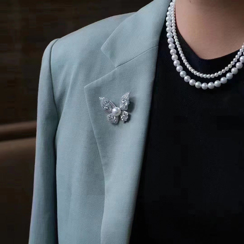 Xiaoxiangfeng Natural Pearl Butterfly Design Brooch