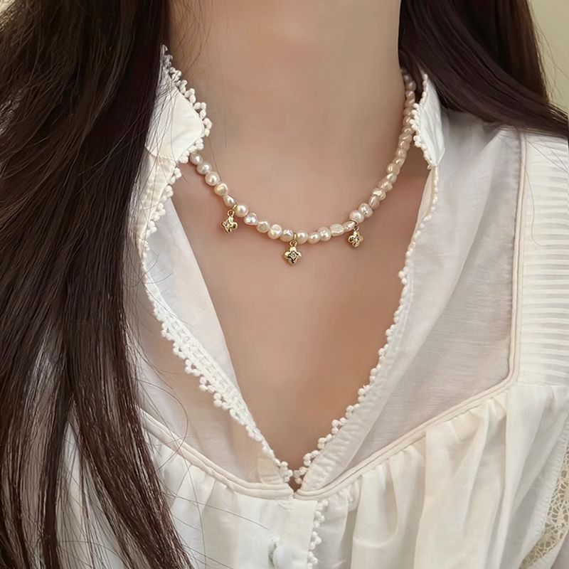 Baroque pearl flower necklace