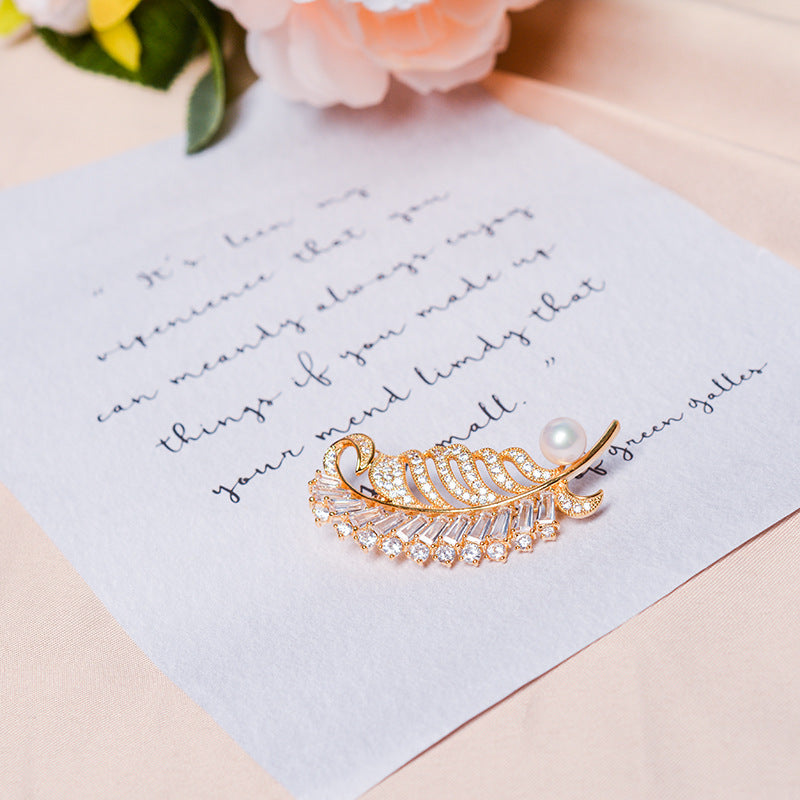 Natural Pearl Feather Design Retro Brooch