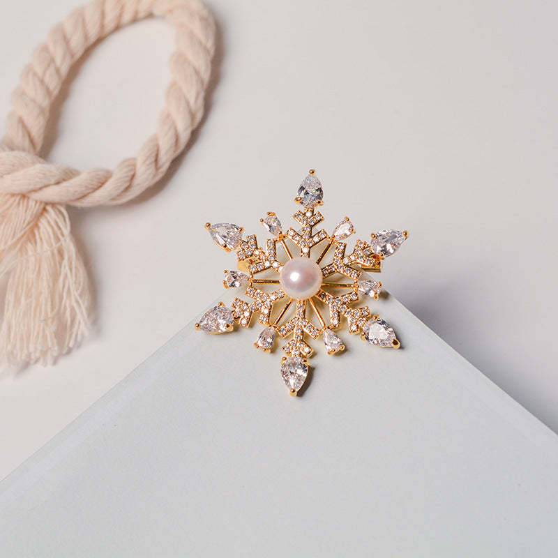 Natural Pearl Retro Snowflake Design Brooch