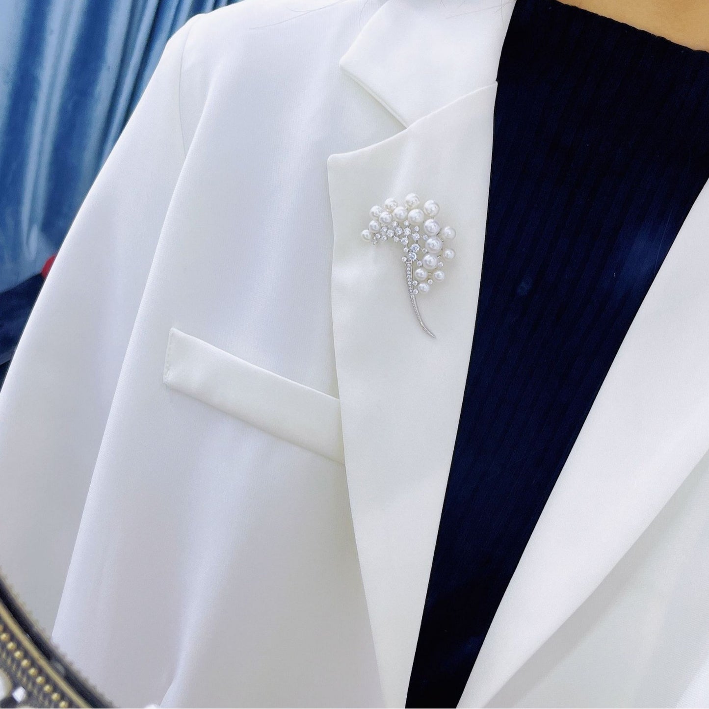 Dandelion Multi-Bead Natural Pearl Design Brooch