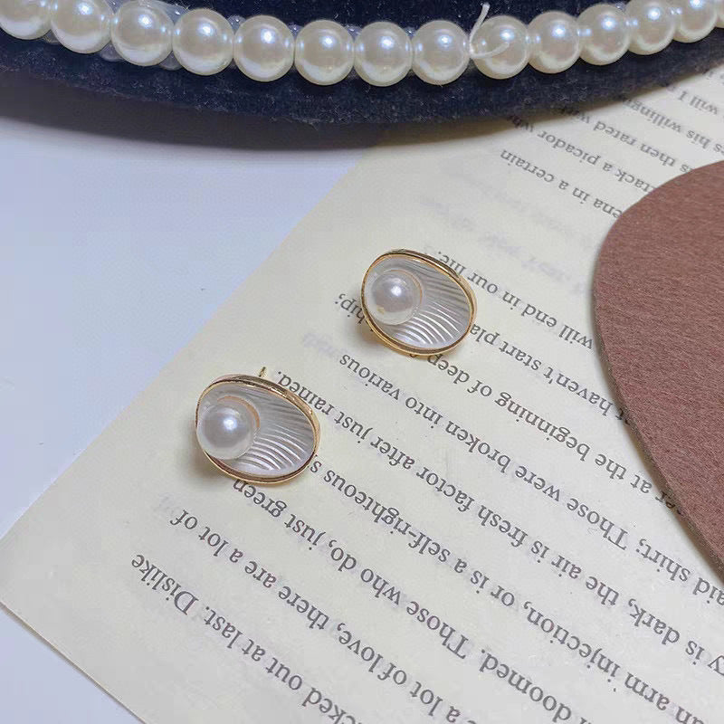 Small shell shape natural pearl stud earrings