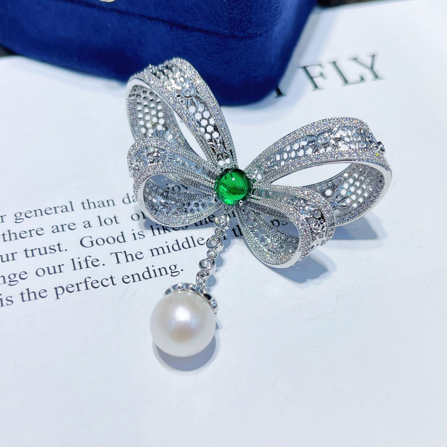 Bow Natural Pearl Design Brooch