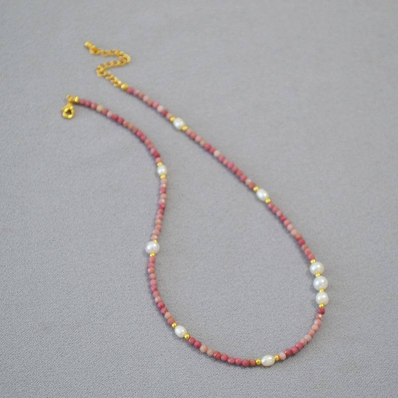Small pearl sweet design beaded necklace