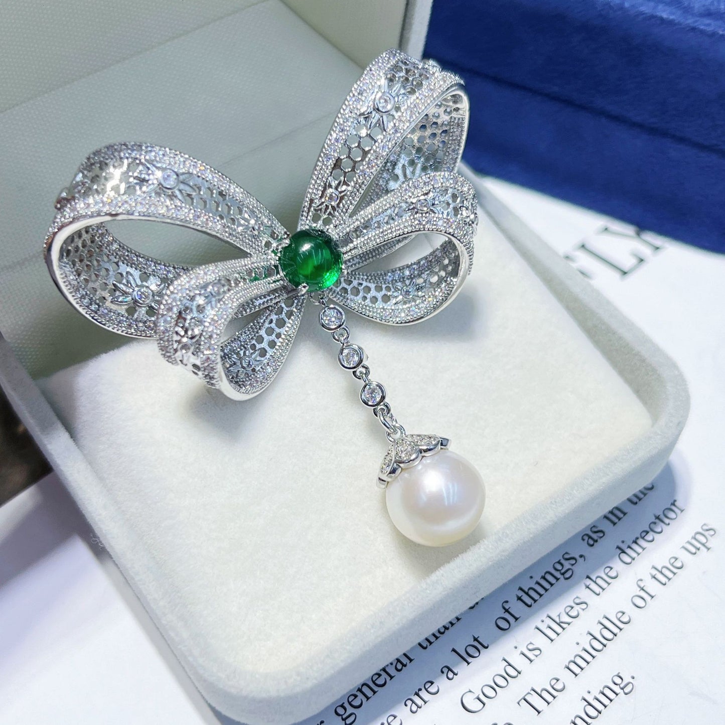 Bow Natural Pearl Design Brooch