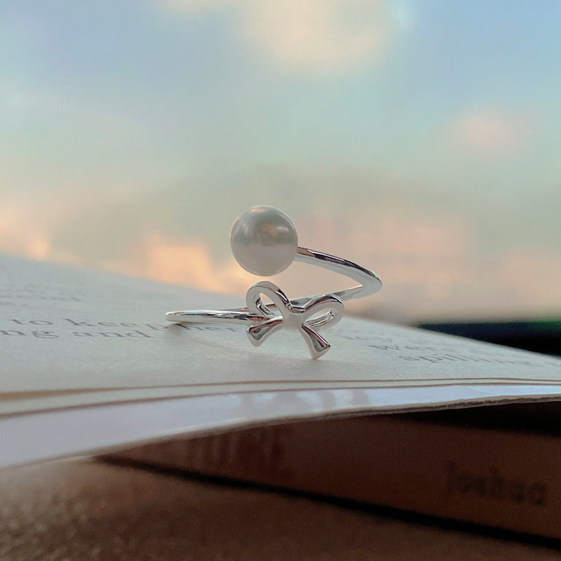 Bow pearl ring