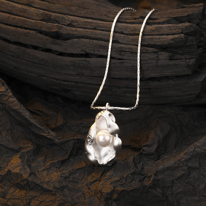 Design natural pearl light luxury collarbone chain