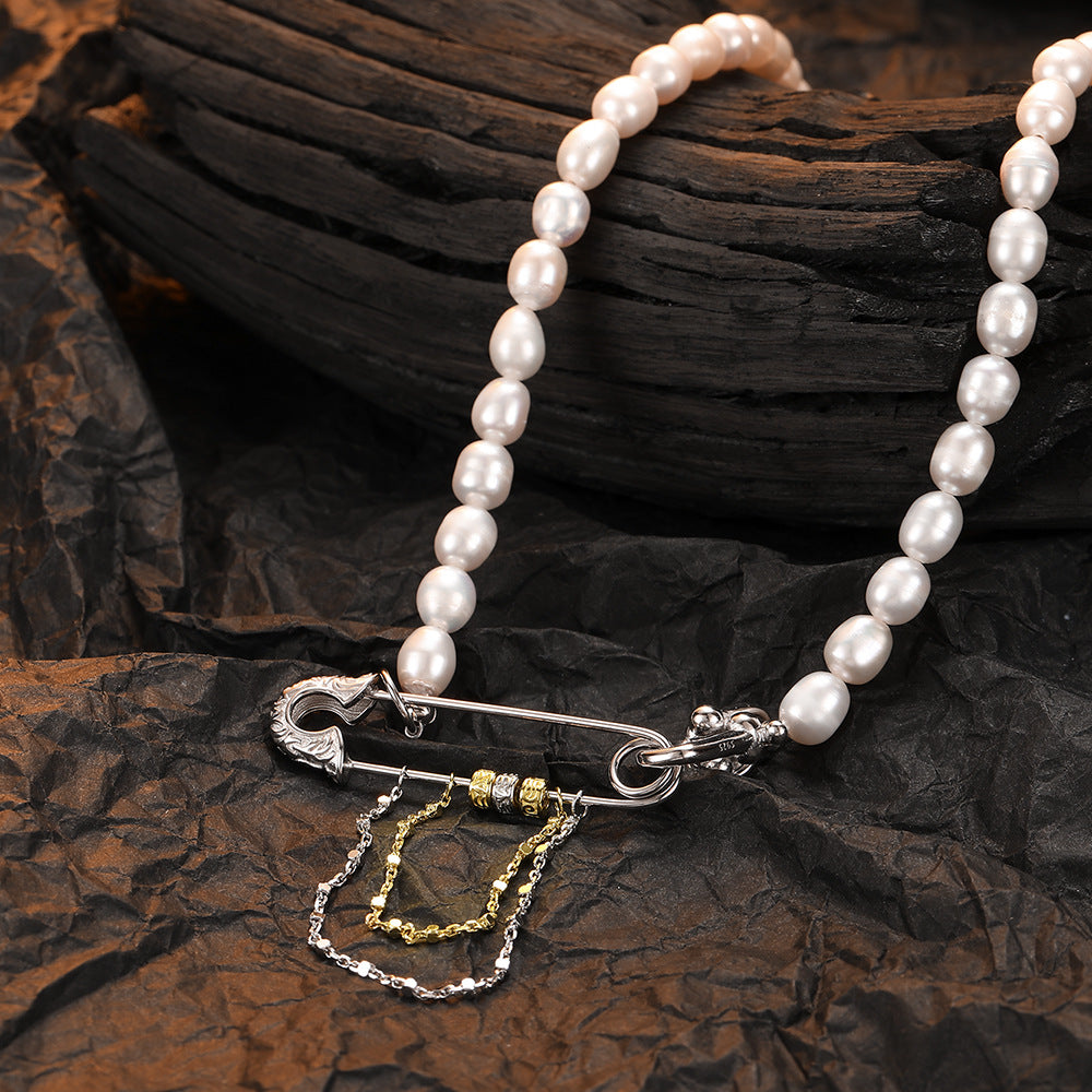 Pattern horseshoe buckle back pin pearl necklace