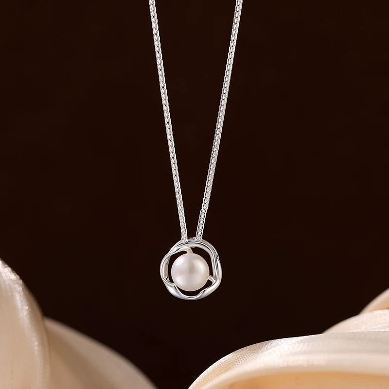 Möbius Ring Pearl Pendant