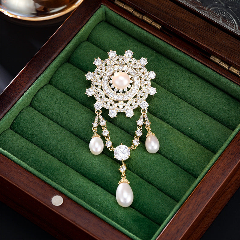Natural Pearl Tassel Design Brooch