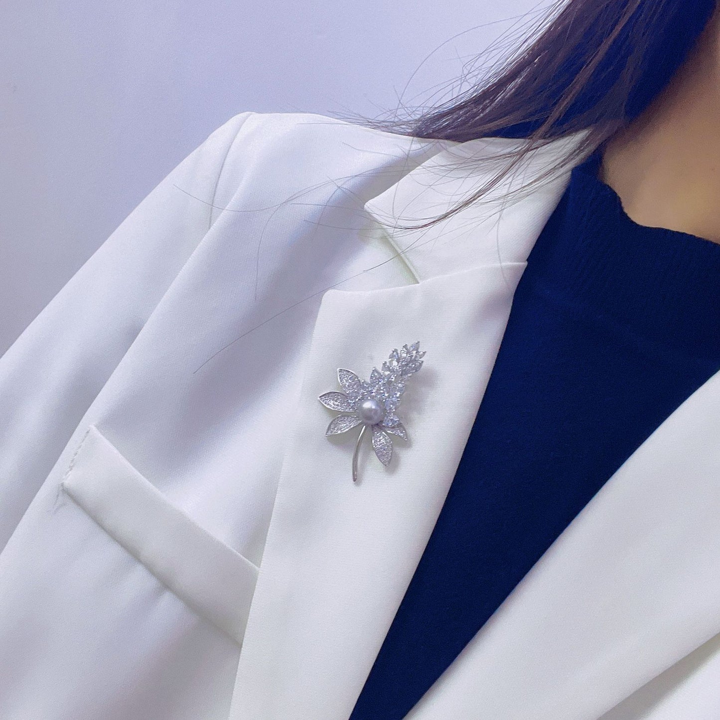 Wheat ears two-color leaf natural pearl brooch