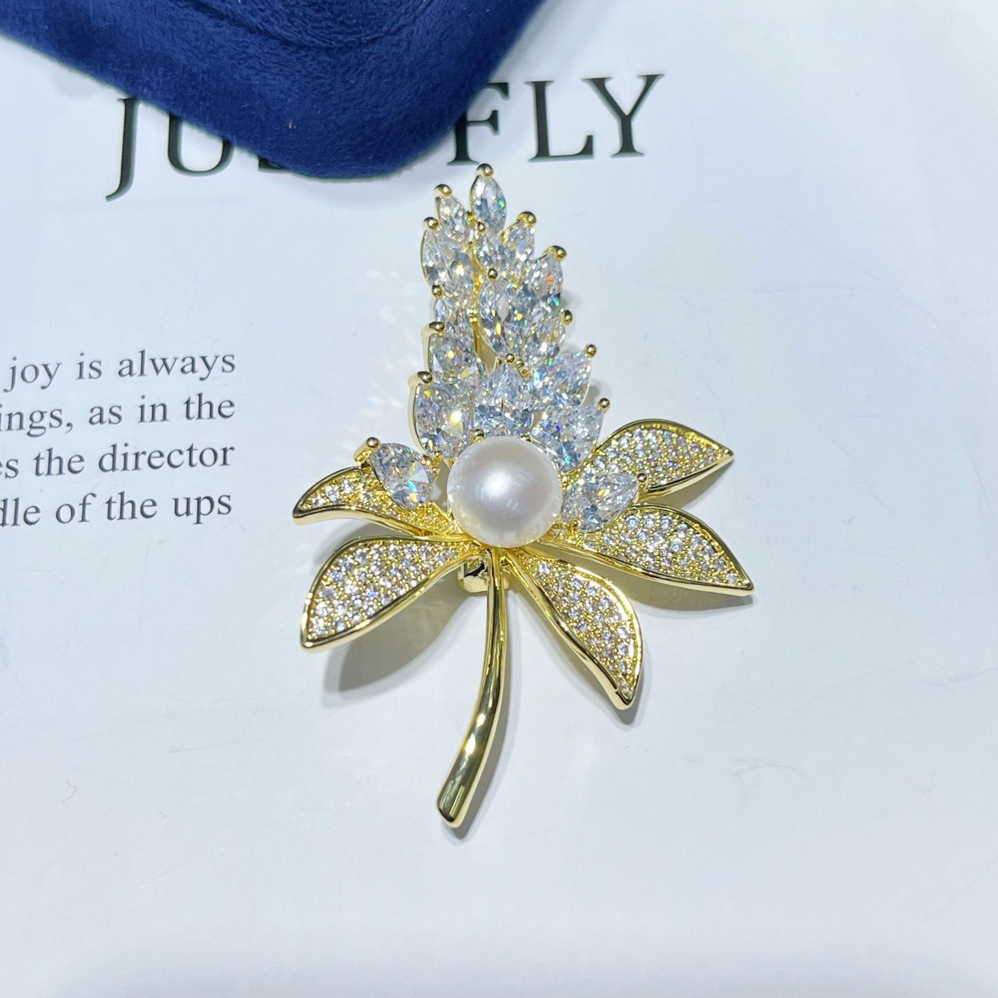 Wheat ears two-color leaf natural pearl brooch