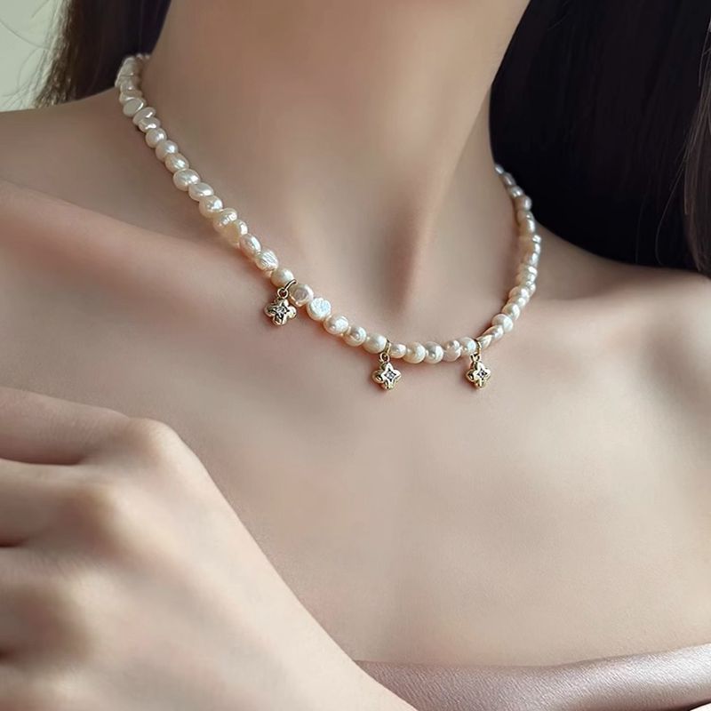 Baroque pearl flower necklace