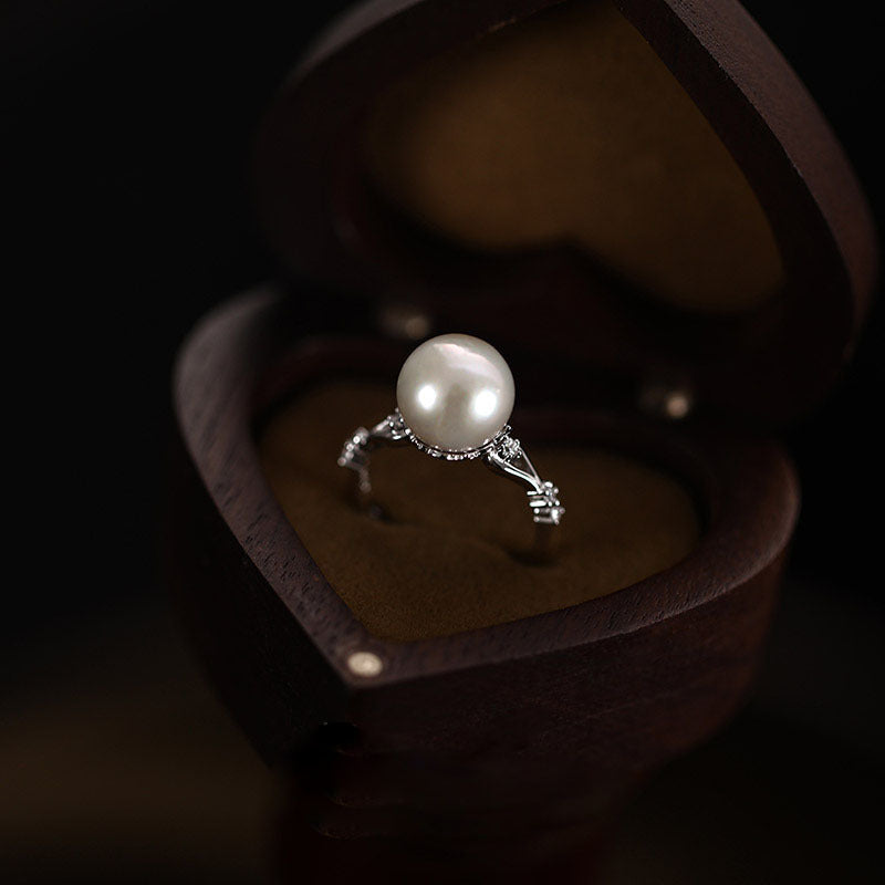 Geometric design pearl ring