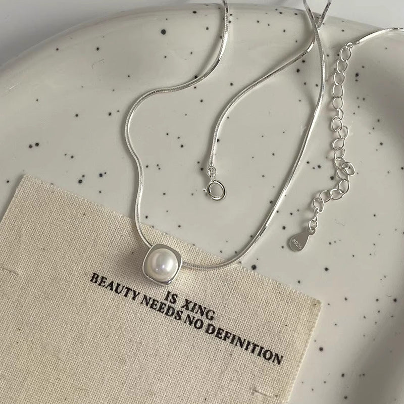 Square snake bone design pearl necklace