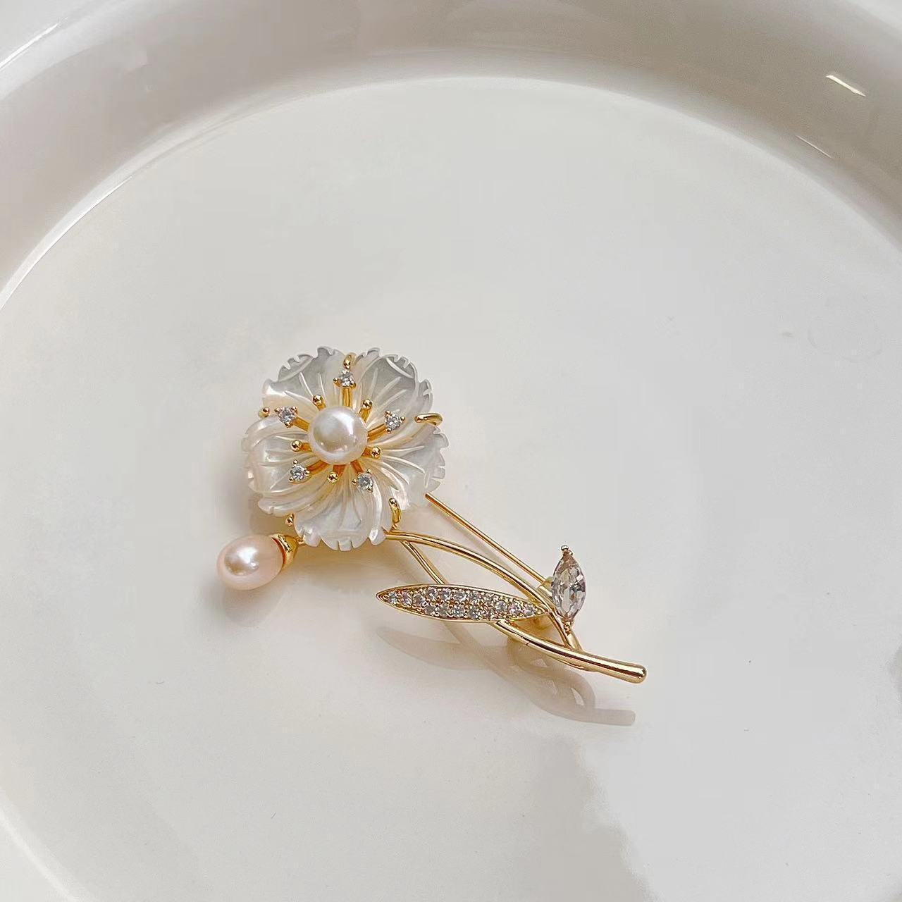 Natural Pearl Elegant Flower Design Brooch