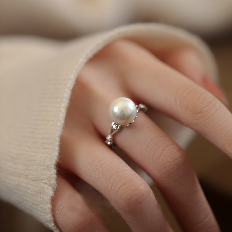 Geometric design pearl ring
