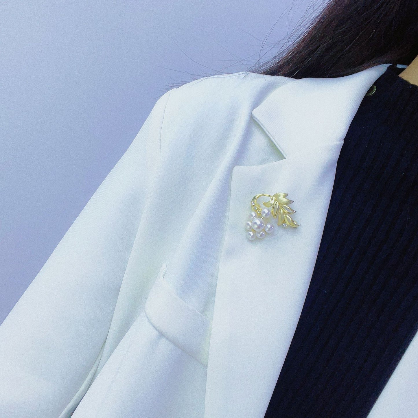 Natural Pearl Grape Design Brooch