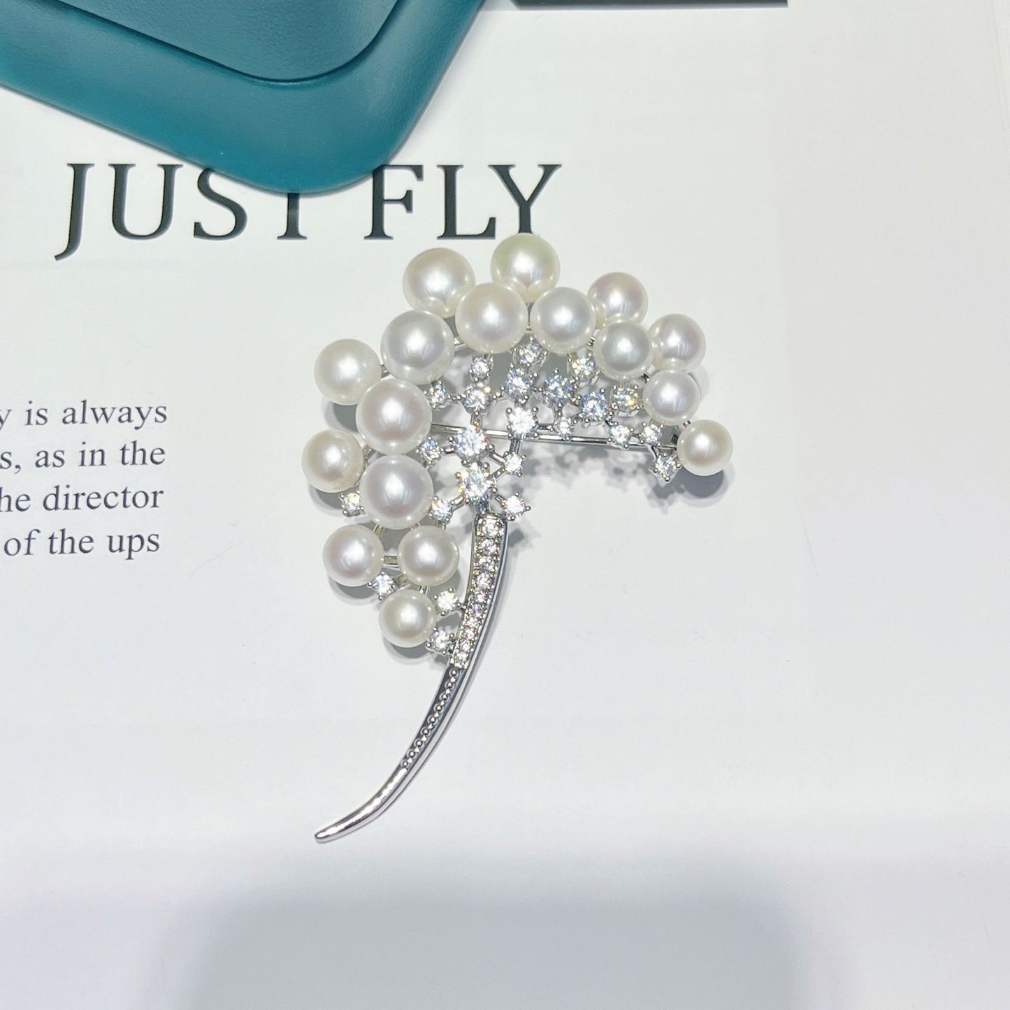 Dandelion Multi-Bead Natural Pearl Design Brooch